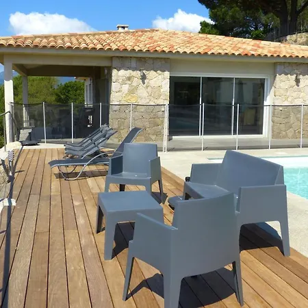 Magnifique Vue Et Piscine Chauffee A 250m De La Villa