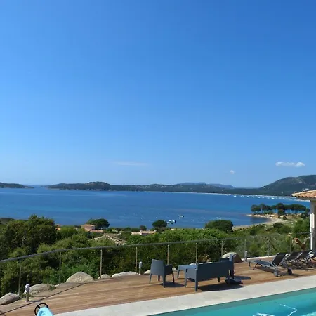 Magnifique Vue Et Piscine Chauffee A 250m De La *